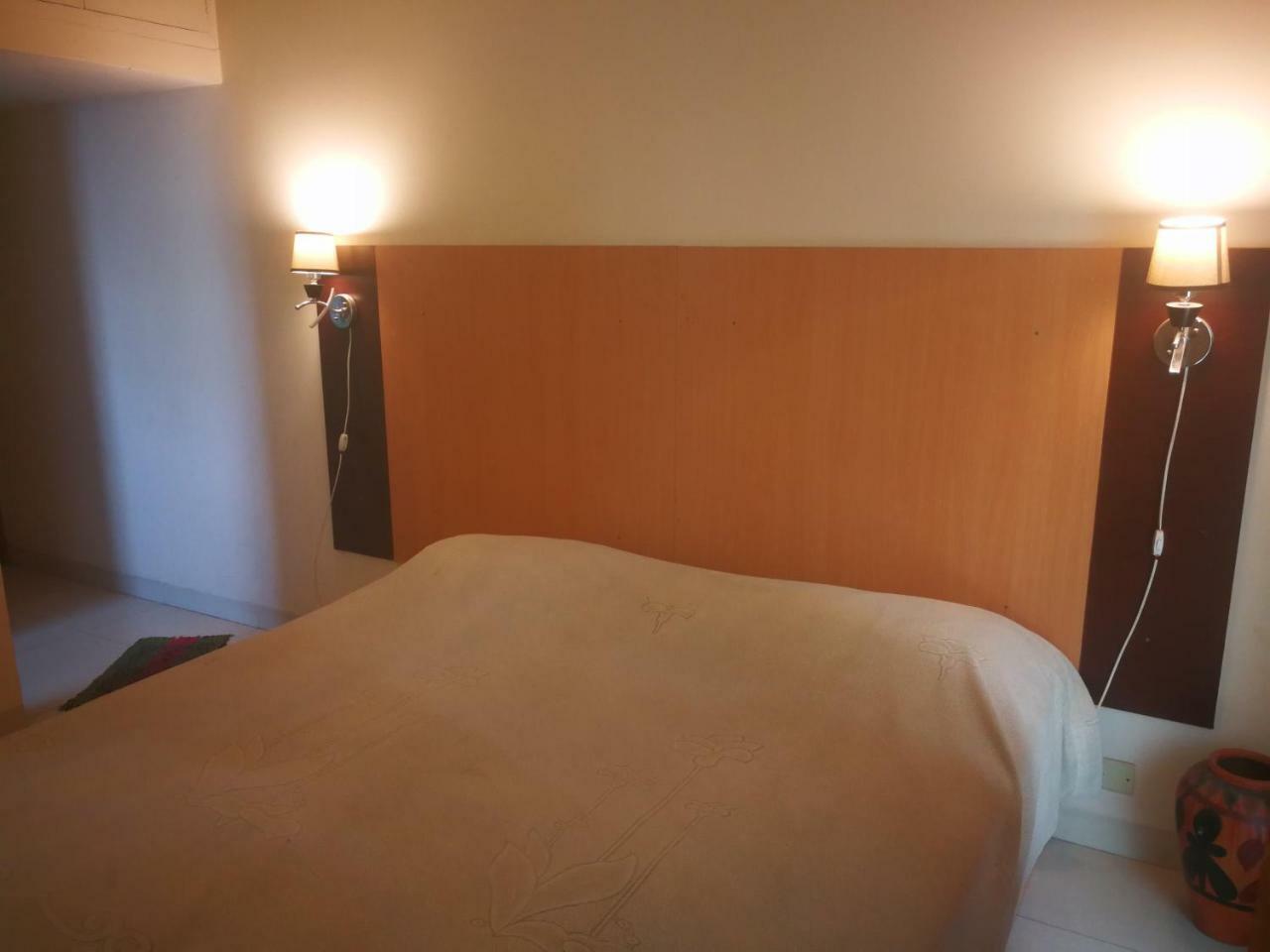 Rajanigandha Family Suites Dhaka Esterno foto